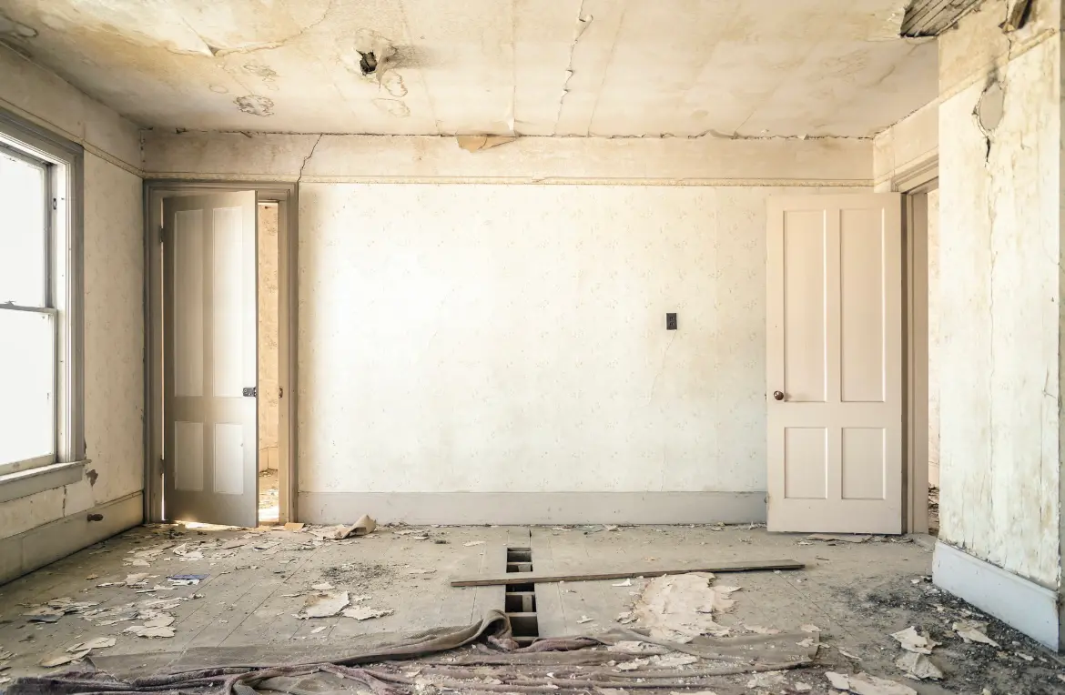 Waste disposal crew managing a cleanout project in Independent Hill